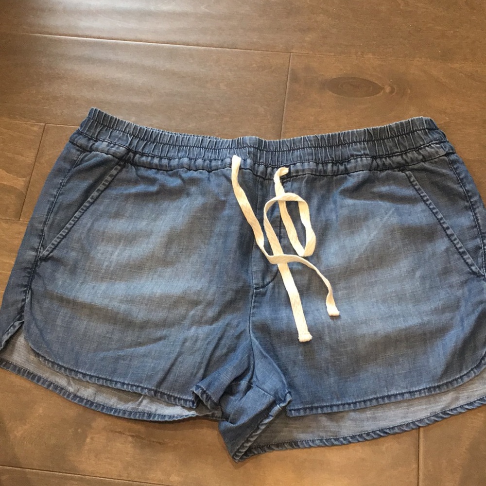 Pull on chambray shorts